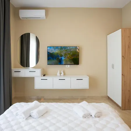 Апартаменты Exclusive Spacious 2bedroom Escape In